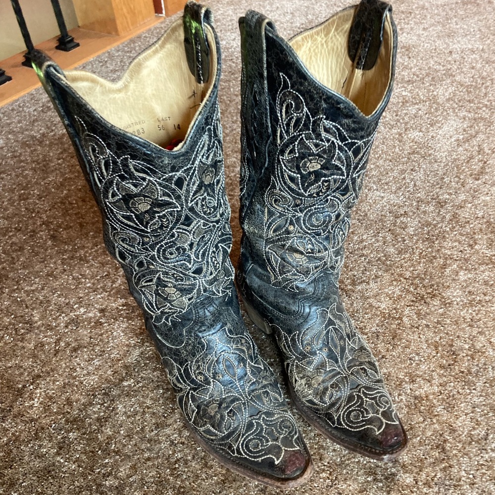 Corral Brown Boots with Durable Leather